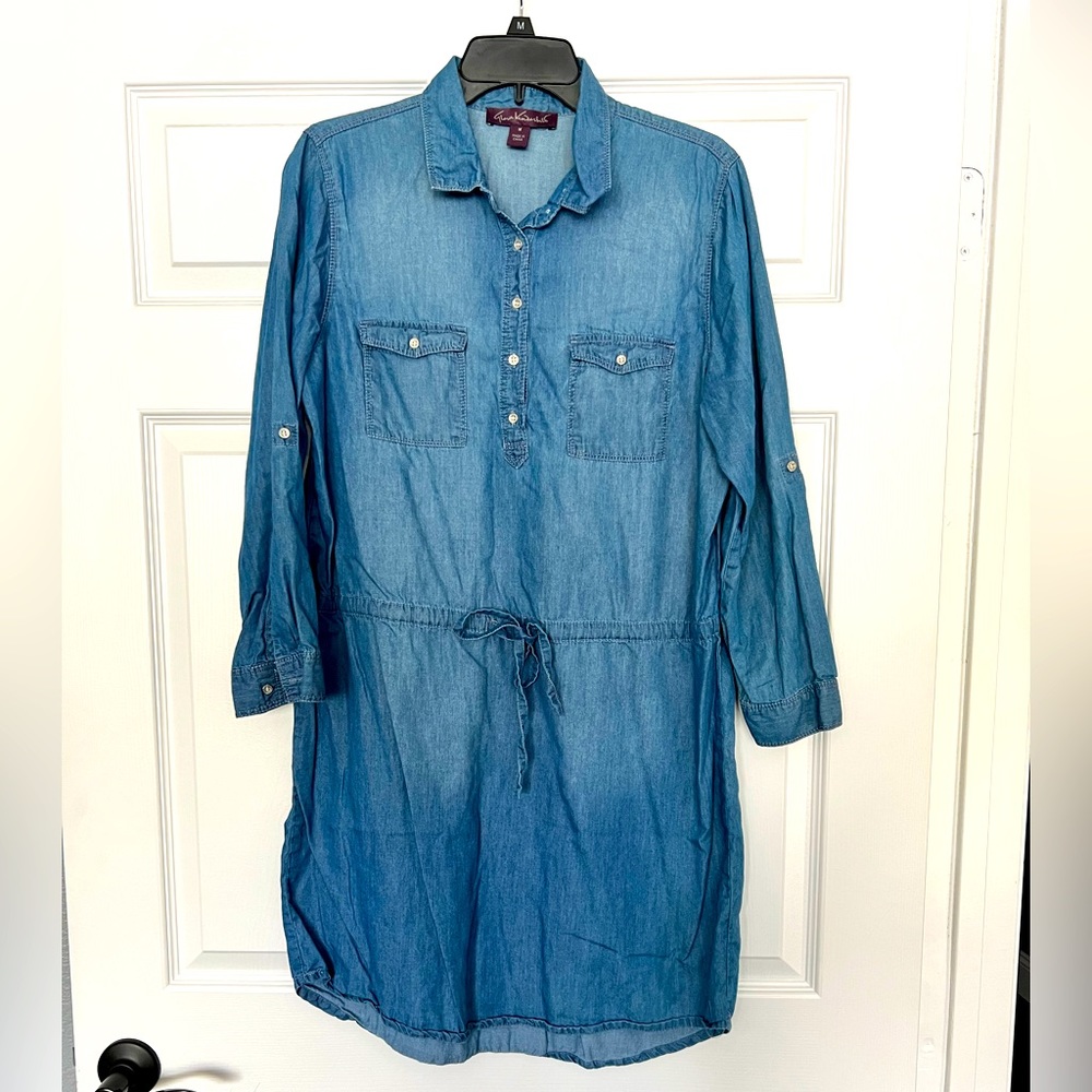 Gloria Vanderbilt denim long sleeve dress!